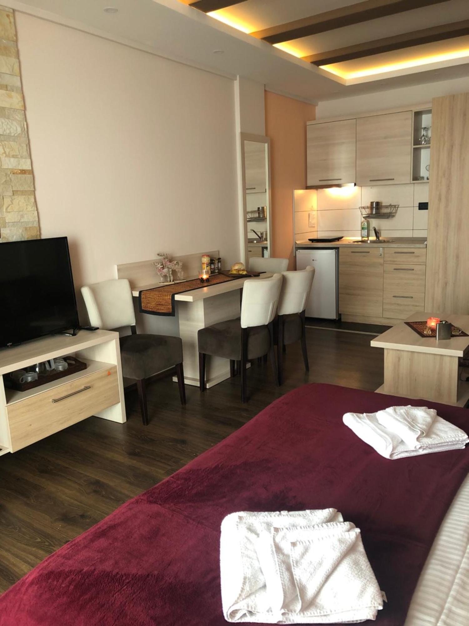 Milmari M12 Apartment โคเปานิก ภายนอก รูปภาพ